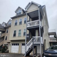 Building Photo - 204 Seneca Way