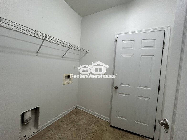 Building Photo - 6120 Edgefield Ln