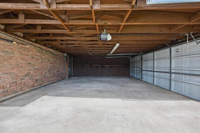 Building Photo - 2915 Touraine Dr