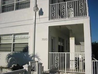 Building Photo - 7510 Carlyle Ave