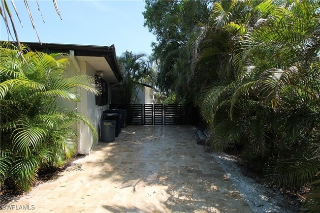 Building Photo - 3799 Quails Walk