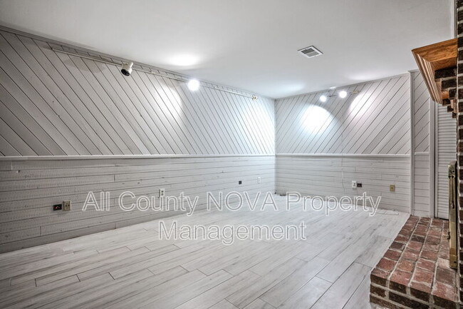 Building Photo - 1203 Michigan Ct