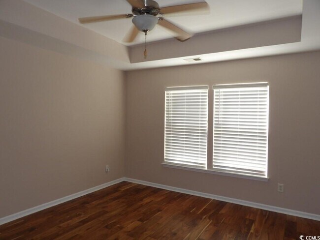 Building Photo - 188 Devonbrook Pl