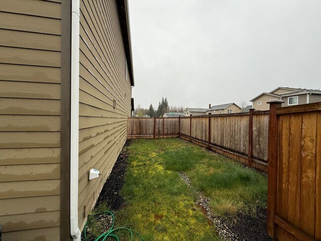 Building Photo - Spacious, modern 5-bed, 2.75-bath in sought-after Daisy Crossing Community in Sultan