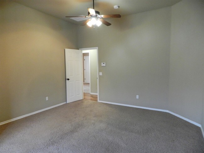 Building Photo - 4827 Southwest Waterstone Place