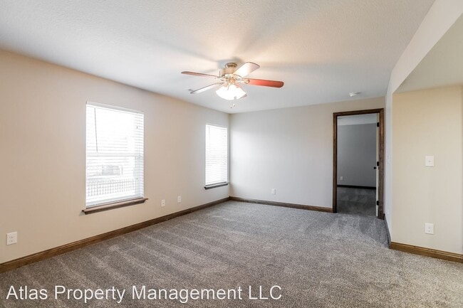 Building Photo - 4 br, 3 bath House - 16910 Meadow Creek Court