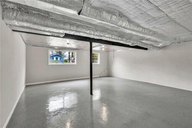 Building Photo - 331 Smyrna Powder Springs Rd SE