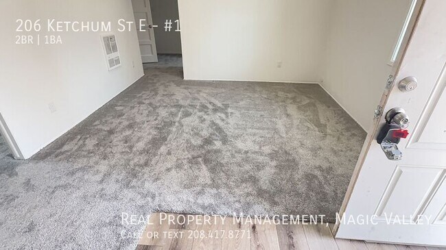 Building Photo - 206 Ketchum St E