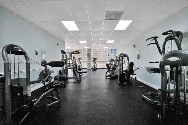 Building Photo - 2301 S Ocean Dr