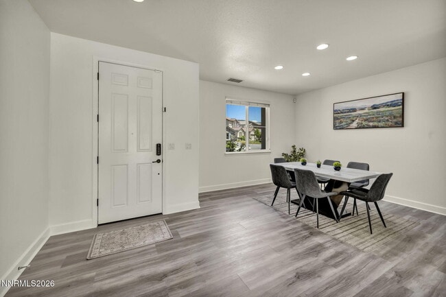 Building Photo - 10677 Foxberry Park Dr