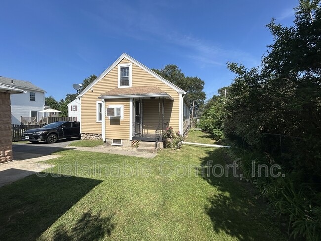 Building Photo - 85 Quinapoxet Ln
