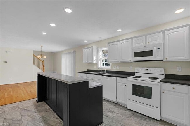 Building Photo - 9469 Glass Rd