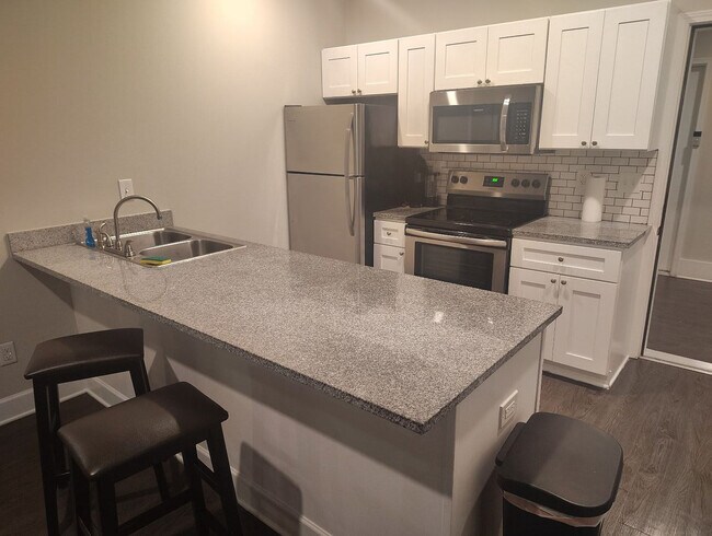 Building Photo - 205 Tiliwa Ct