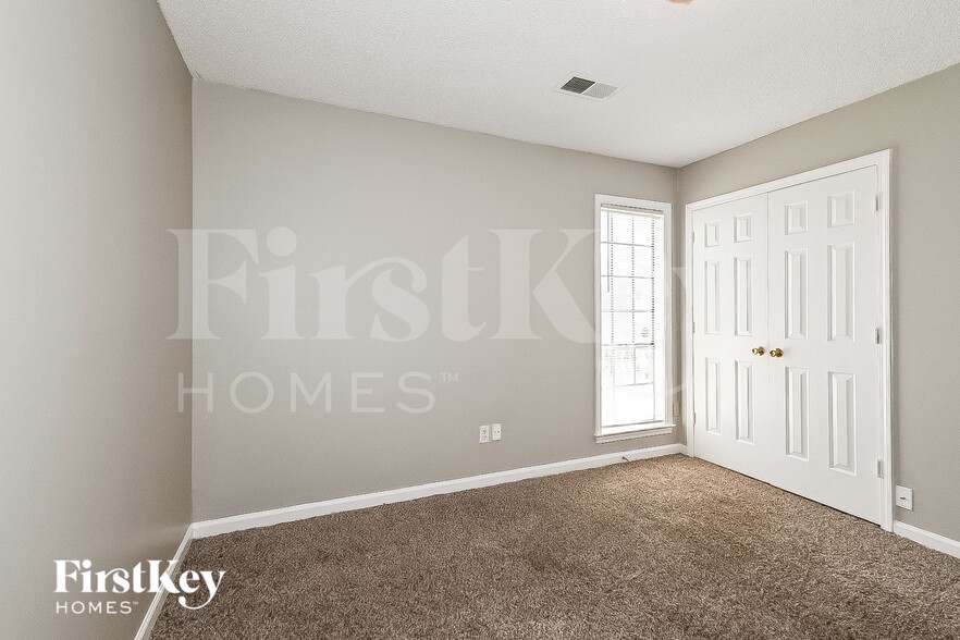 Building Photo - 4484 Westbury Dr