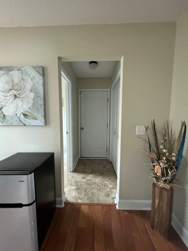 Building Photo - 616 Piedmont Ave