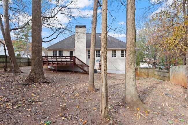 Building Photo - 16 Valleyside Dr