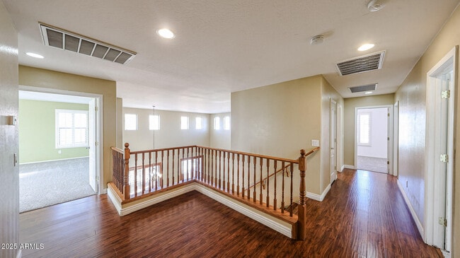 Building Photo - 7015 W Southgate Ave