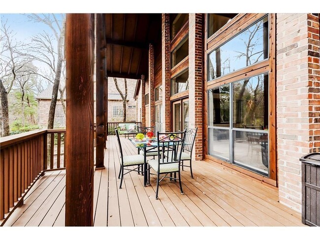 Building Photo - 1314 Creekwood Dr