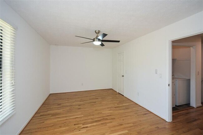 Building Photo - 160 Timber Creek Ln SW