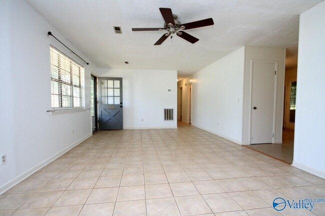 Building Photo - 118 Dexter Cir