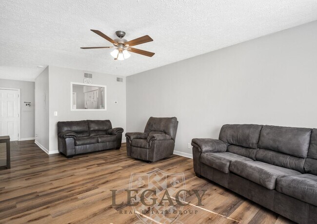 Building Photo - 748 Lake Terrace Dr