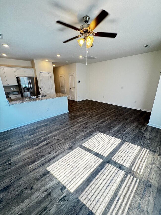 Building Photo - 1075 Hammett Rd