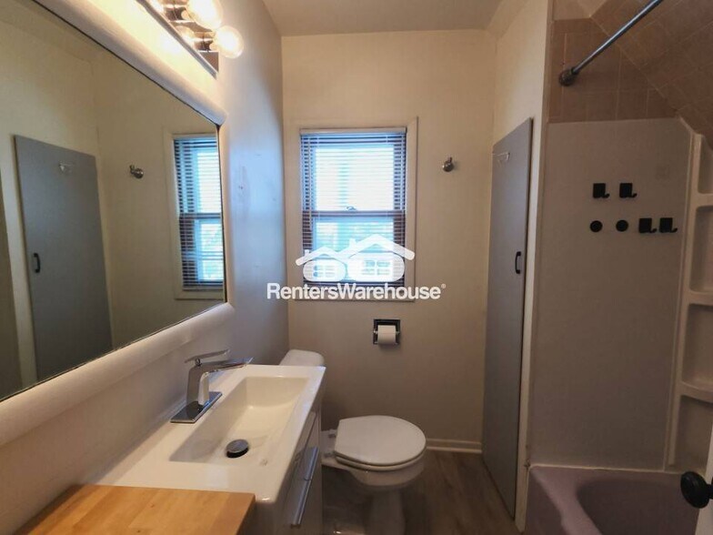 Building Photo - 116 N 2nd St