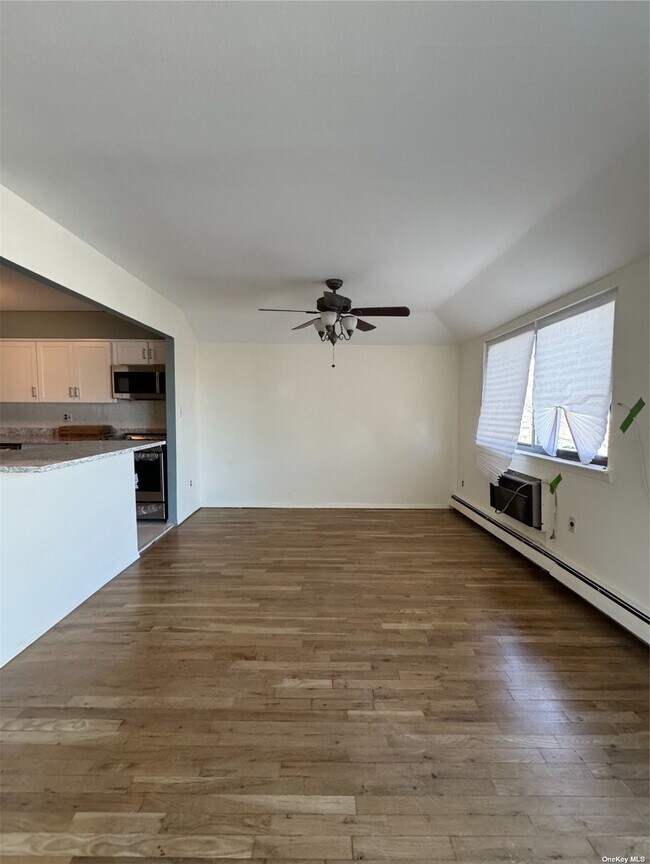 Building Photo - 42-16 Little Neck Pkwy