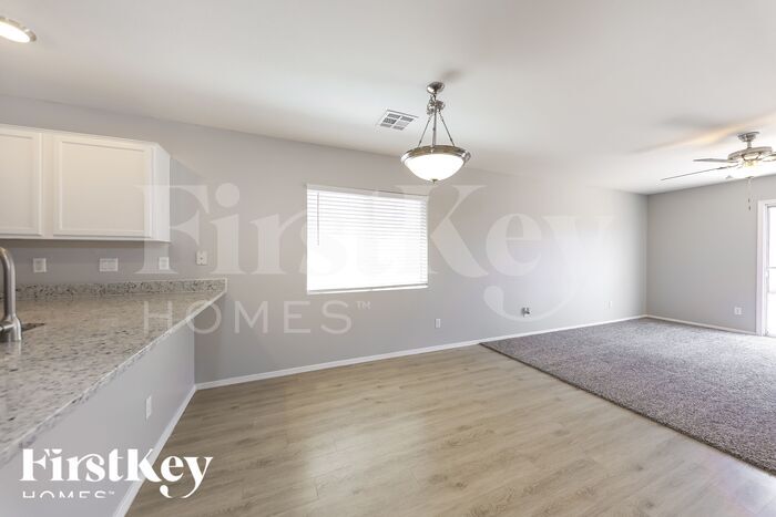 Building Photo - 11597 W Vogel Ave