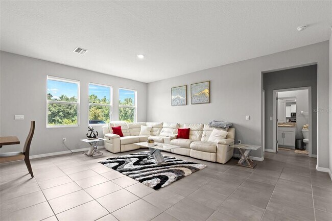 Building Photo - 16980 Oval Rum Dr