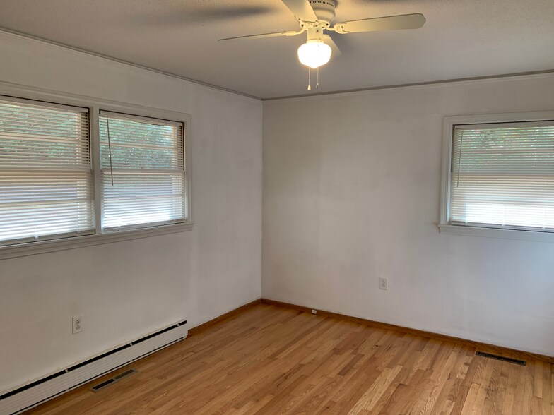 Building Photo - 2700 Leconte Rd