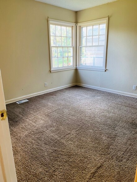 Bedroom pic2 - 909 Cheyenne St