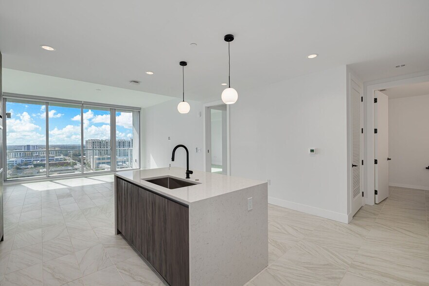 Building Photo - 777 3rd Ave N