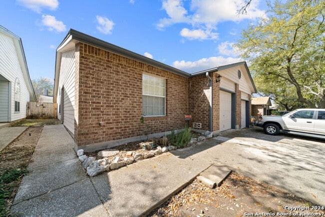 Building Photo - 6018 Norse