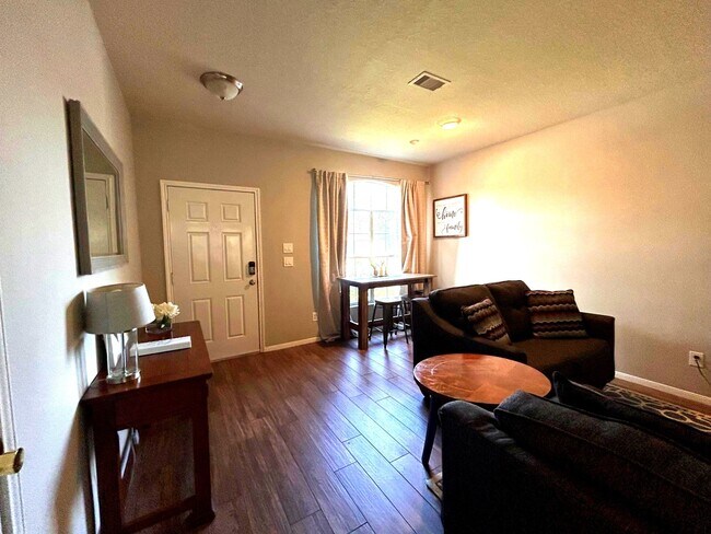 Building Photo - 2351 Urban Forest Ct