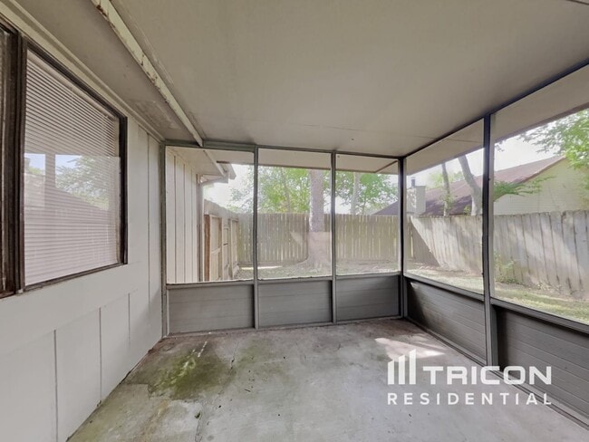 Building Photo - 2412 Colleen Dr