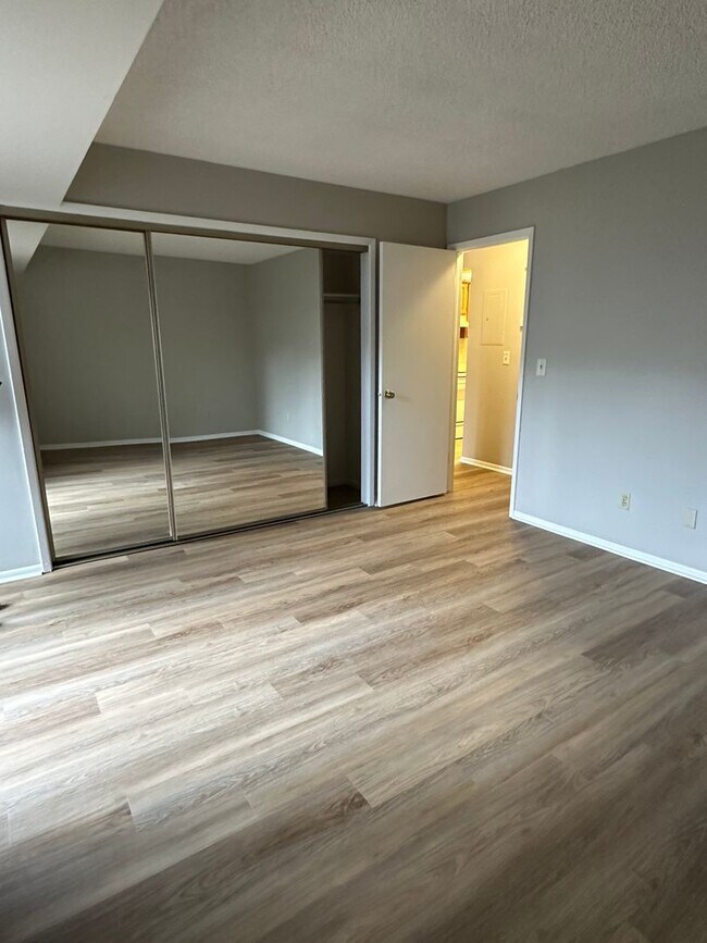 Building Photo - **$500 Move in Special** Spacious 1 bed/one bath in Aurora