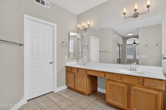 Building Photo - 11517 W Laurelwood Ln