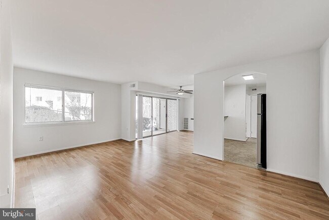 Building Photo - 12307 Braxfield Ct