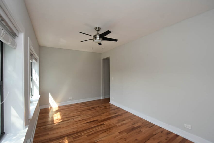 Building Photo - 822 Elm St