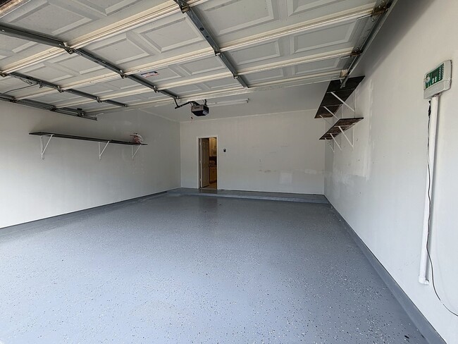 Building Photo - 16619 Newglen Ln