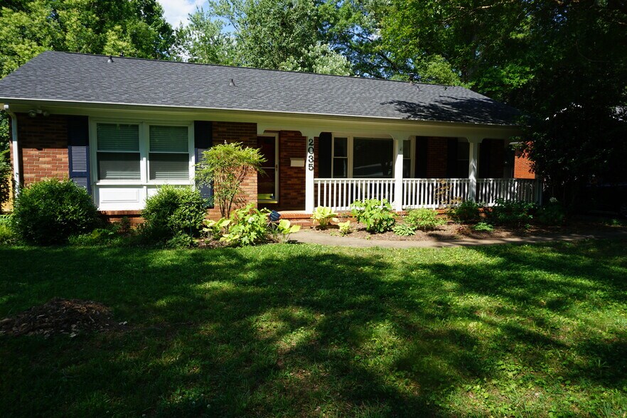 Primary Photo - 2035 Townsend Avenue