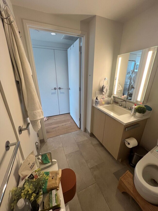 Building Photo - Central AC. Two Swimming Pools. Ocean view. (RRLLC)