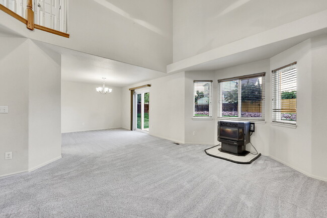Building Photo - $2,800 - 4 Bed, 3.5 Bath Home in CO Spring...