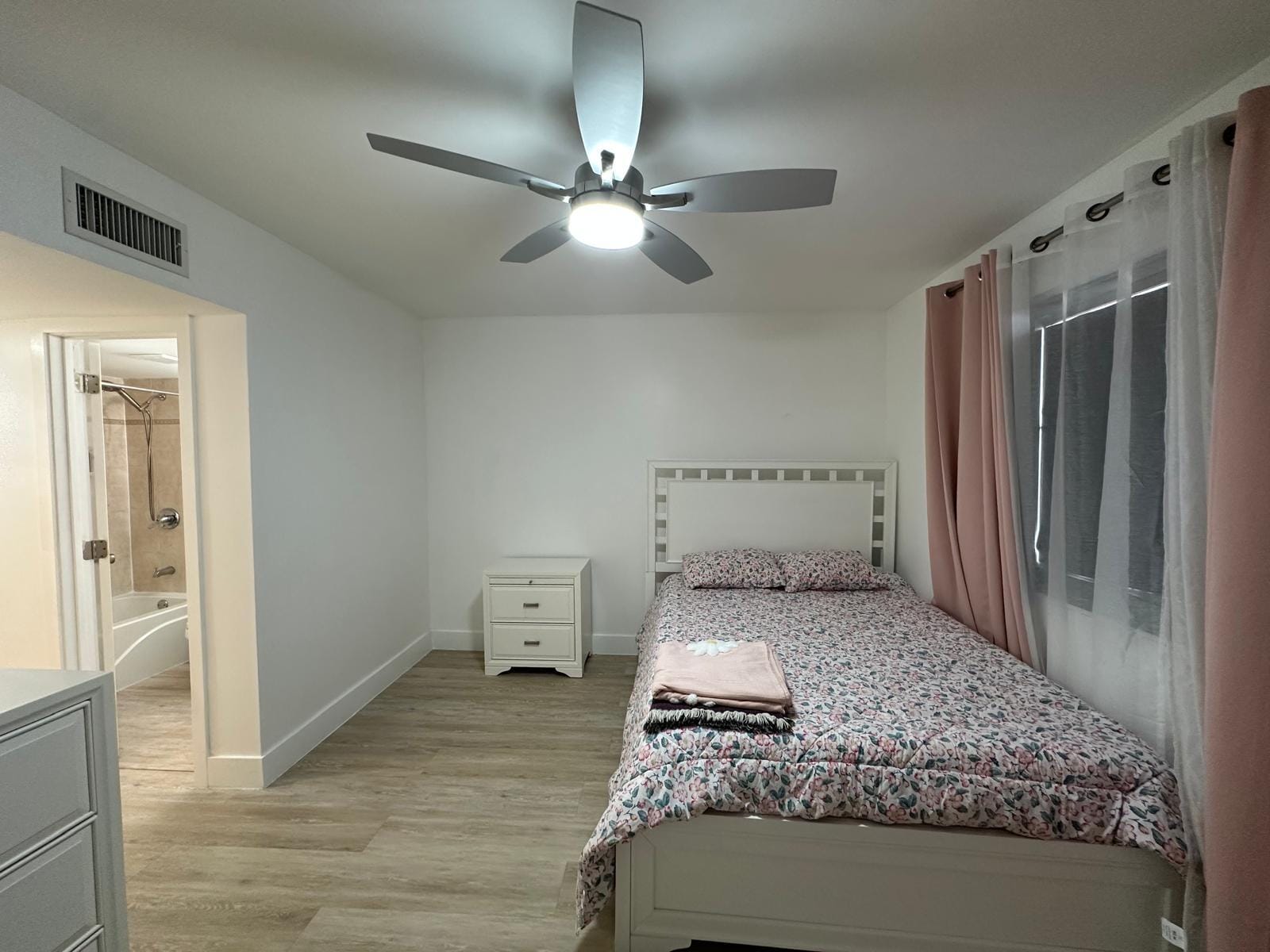 Building Photo - 10900 SW 104th St