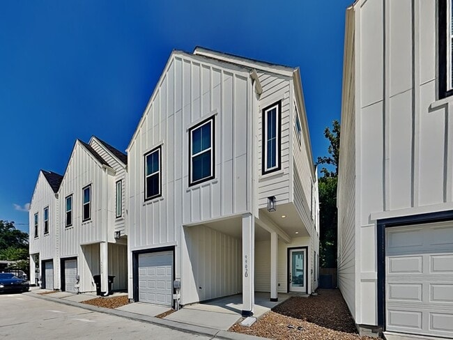 Building Photo - 9902 Clark Rd