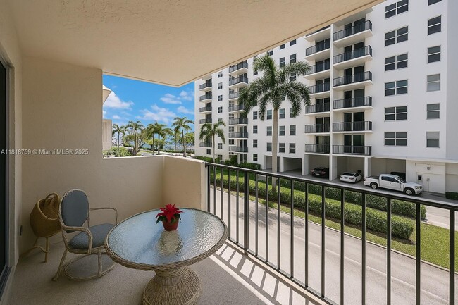 Building Photo - 1865 S Ocean Dr