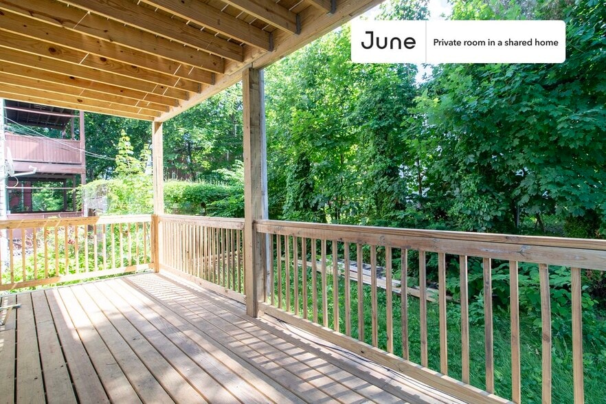 Building Photo - Room in Shared 5 bed/2 bath home