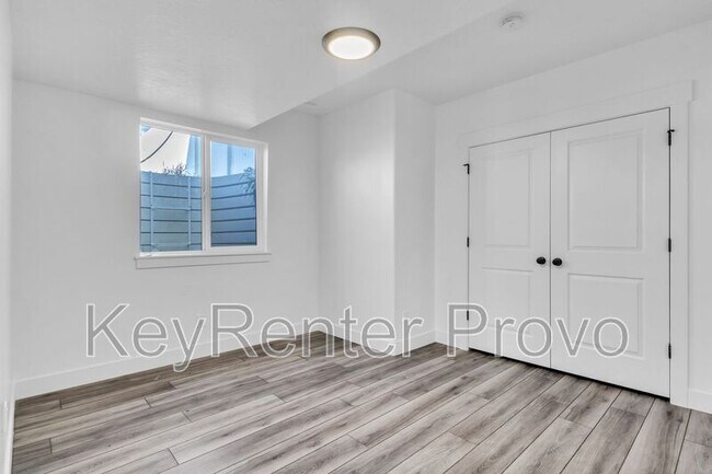 Building Photo - 275 N 600 W