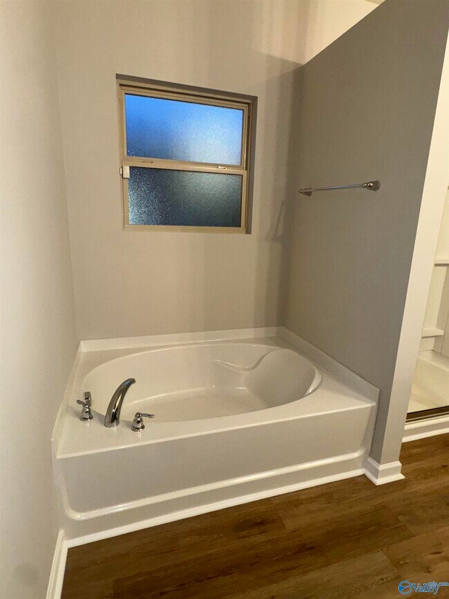 Building Photo - 115 Oak Terrace Ln